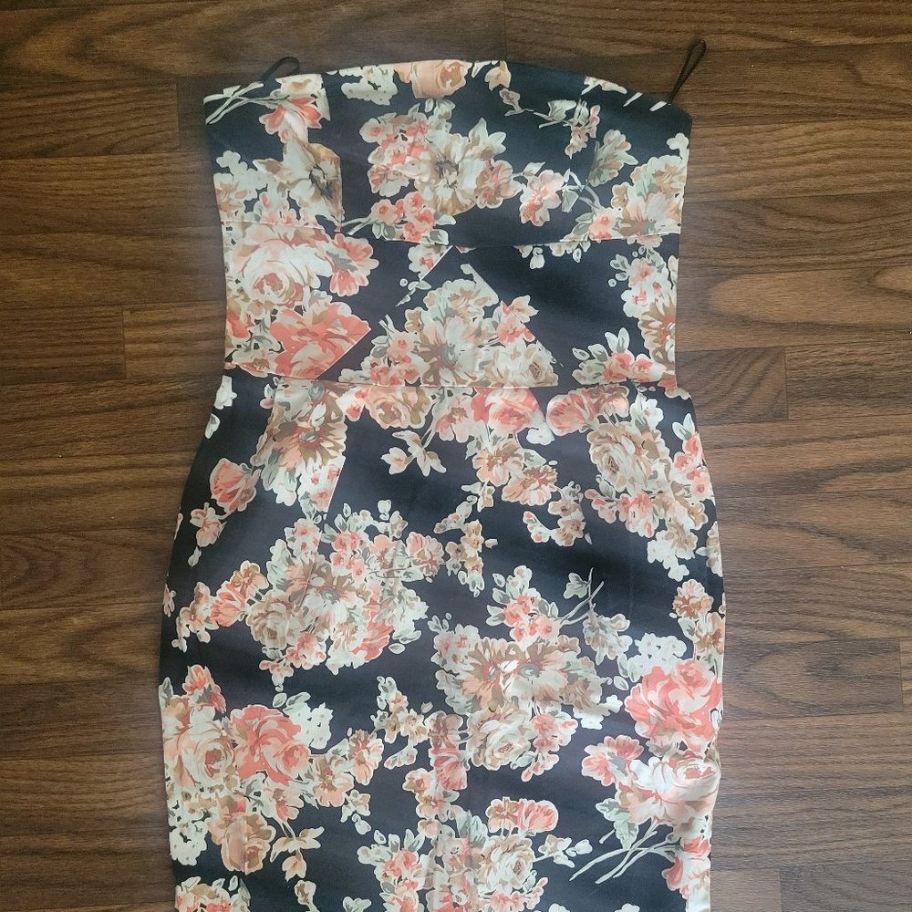 Suite Blanco Floral Dress